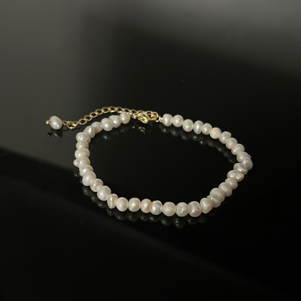 Freshwater Pearl Dainty Gold Finish Bracelet.